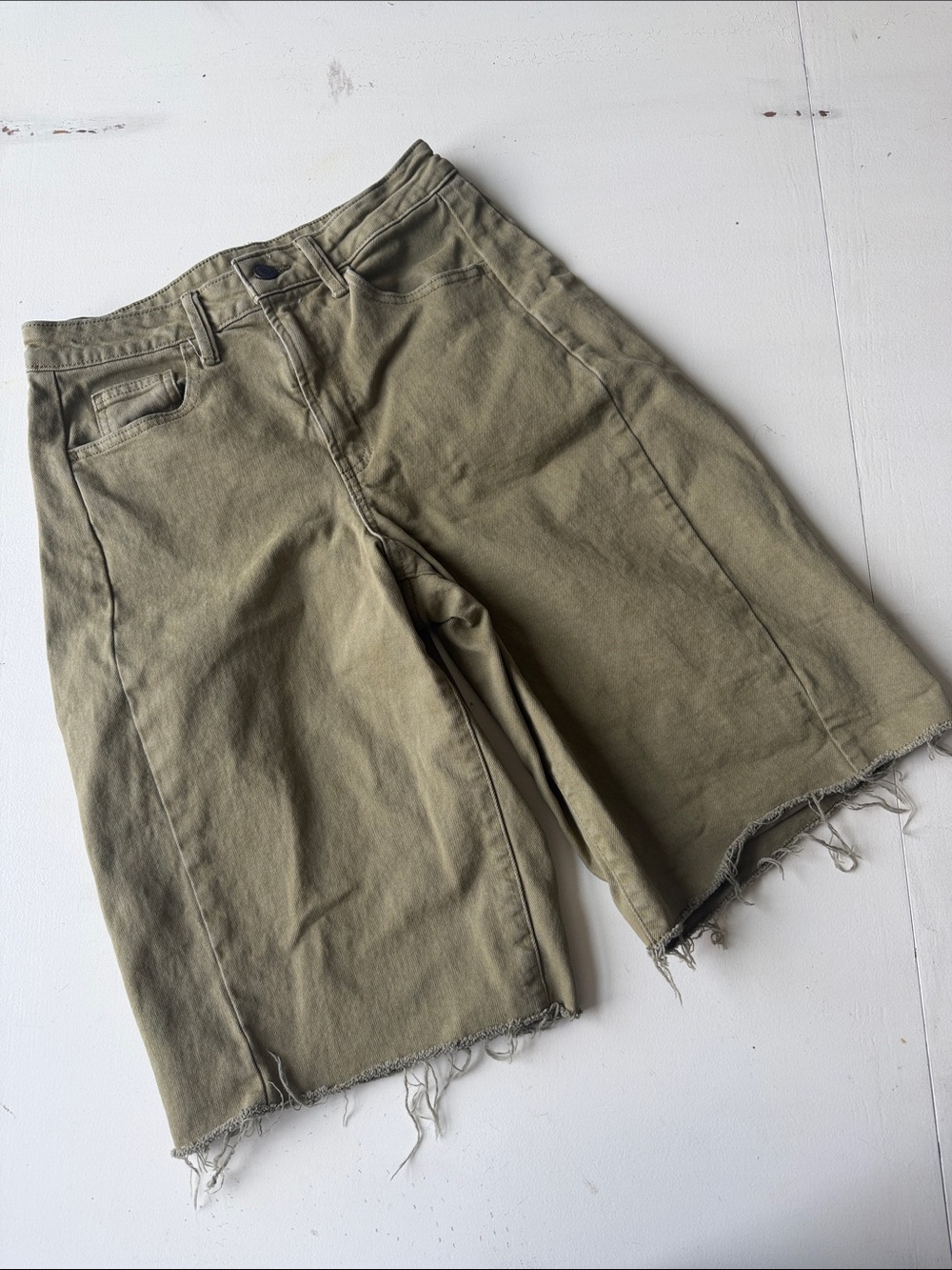 Time and Tru long Bermuda shorts